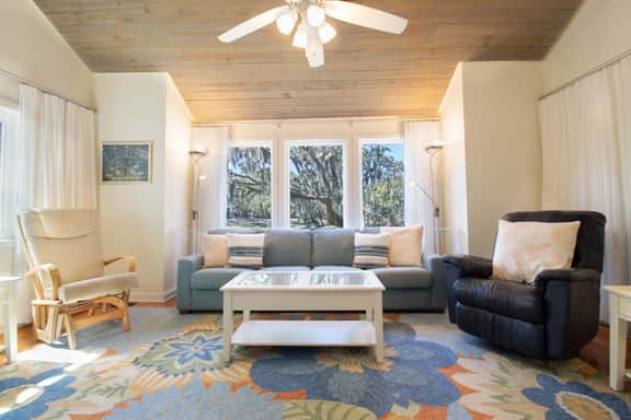 611 Magnolia - Stella Maris
