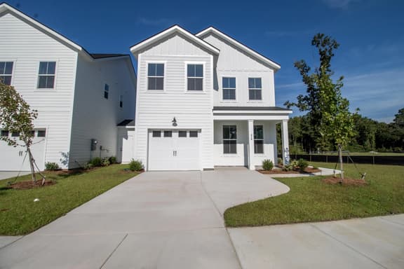 426 Queenview Lane