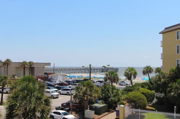 Pier Point Villas B202